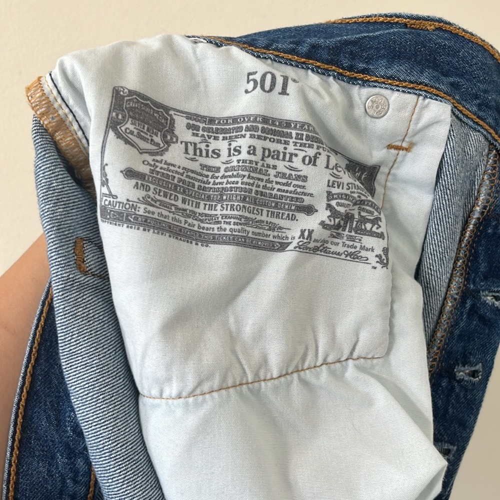 Levi’s Original Fit High-Rise 501 Dark Wash Denim Shorts Size 32 - Picture 8 of 11
